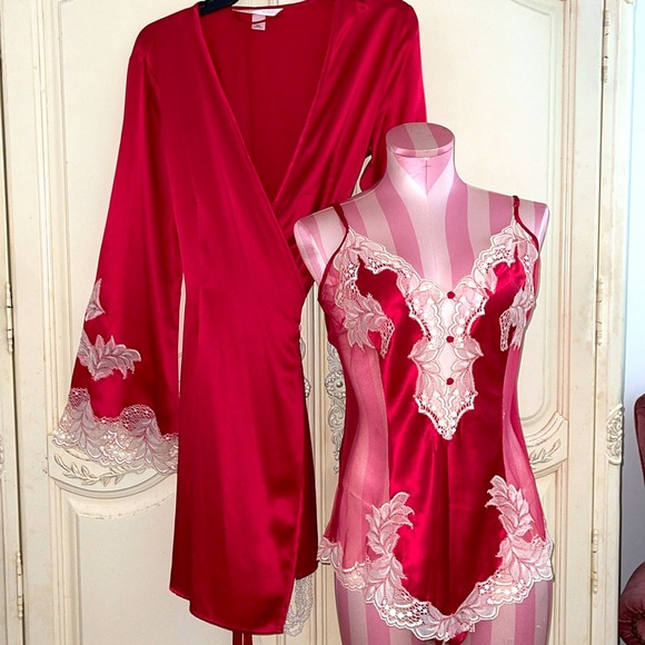 Victoria’s Secret Vintage Red Pure 100% Silk Lingerie Robe Kimono Duster - Picture 7 of 7
